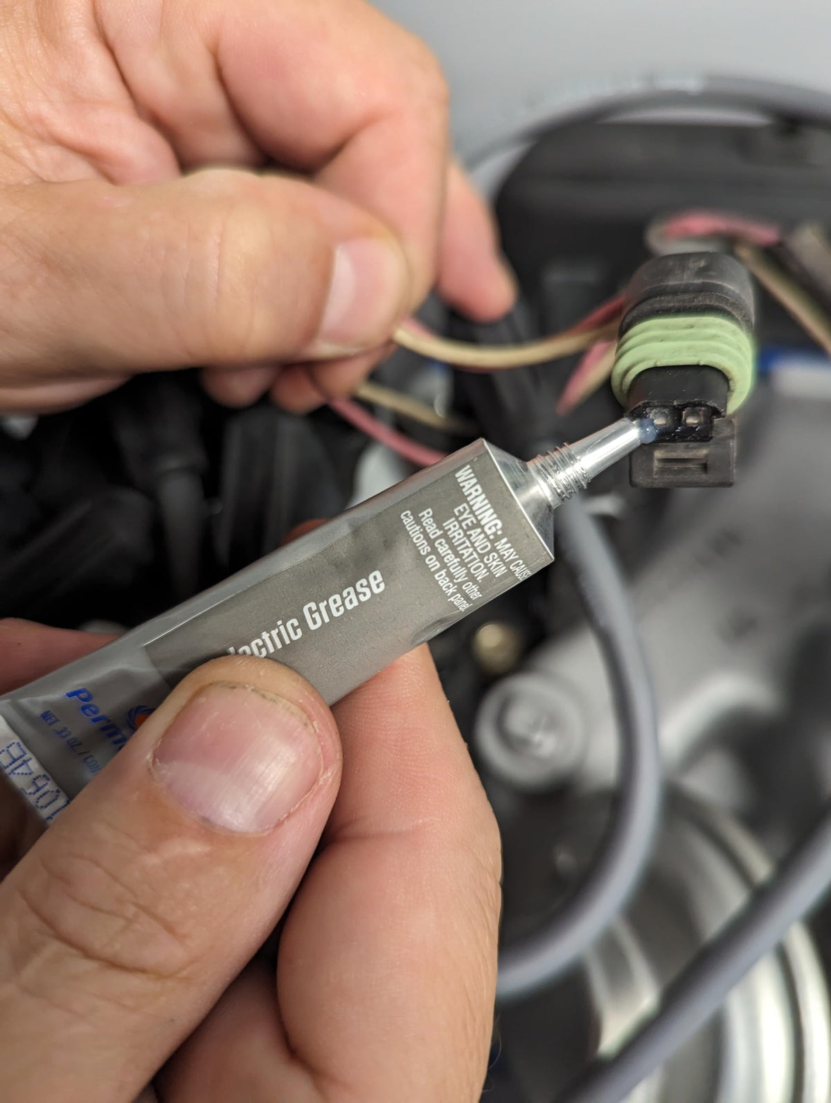 Permatex 81150 Dielectric Tune-Up Grease, Protects connections from Salt, Dirt and corrosion,Prevent Spark plugs & Boot damage 1 x 9g